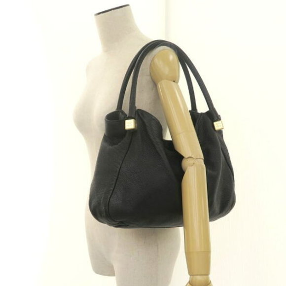 Chanel leather tote - Picture 9 of 9